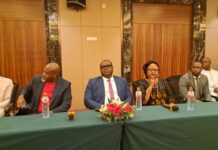 Football guinéen : réunis à Conakry pour signer la fin de la crise, d’autres problèmes surgissent