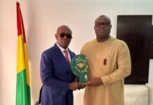 Football : Amadou Diaby à Conakry pour répondre à l’invitation du Premier Ministre Dr Bernard Goumou