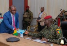 Permutation des cadres : le PM, le vérificateur et la morale des fables (Mognouma)