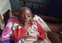 Fria : Mohamed Kolya de l’ONG PADE lance un SOS pour prendre soin d’un orphelin, malade