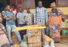 Dinguiraye : DML distribution fait un important don de kits scolaires aux écoles de la préfecture