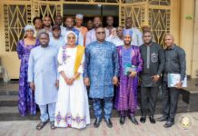 Évaluation de la performance gouvernementale : quand le Premier ministre vante les mérites du MESRSI