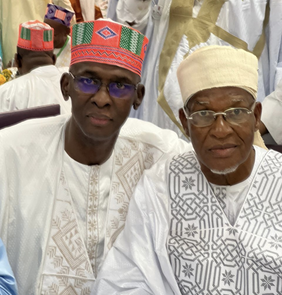 Elhadj Mohamed Lamine Baldé, président de la CORDDT en compagnie d’Elhadj Alseny Barry, président de la Coordination Nationale des Fulbhé et Haali Poular de Guinée 