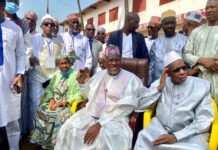 Secours aux sinistrés de Kaloum : 2000 sacs de riz offerts par la Coordination des Fulbhés et Haali Poular de Guinée