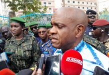 Incendie à Kaloum : « Il est interdit aux camions citernes de quitter Conakry jusqu’à nouvel ordre », Gal. Bachir Diallo