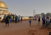 Bambéto : Des jeunes en colère bloquent la route