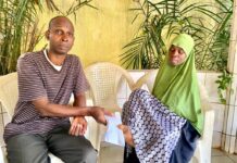 Au-delà du handicap : Aïssatou Macka Diallo, un exemple de courage qui attire l’attention