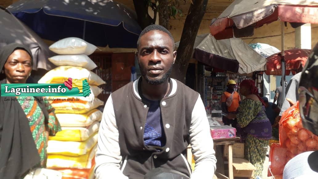 Emmanuel Sandouno, étudiant et conducteur de moto-taxi