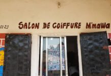 Fête de nouvel an à Kindia : Les salons de coiffures en manque de clients Salon de coiffure à Kindia