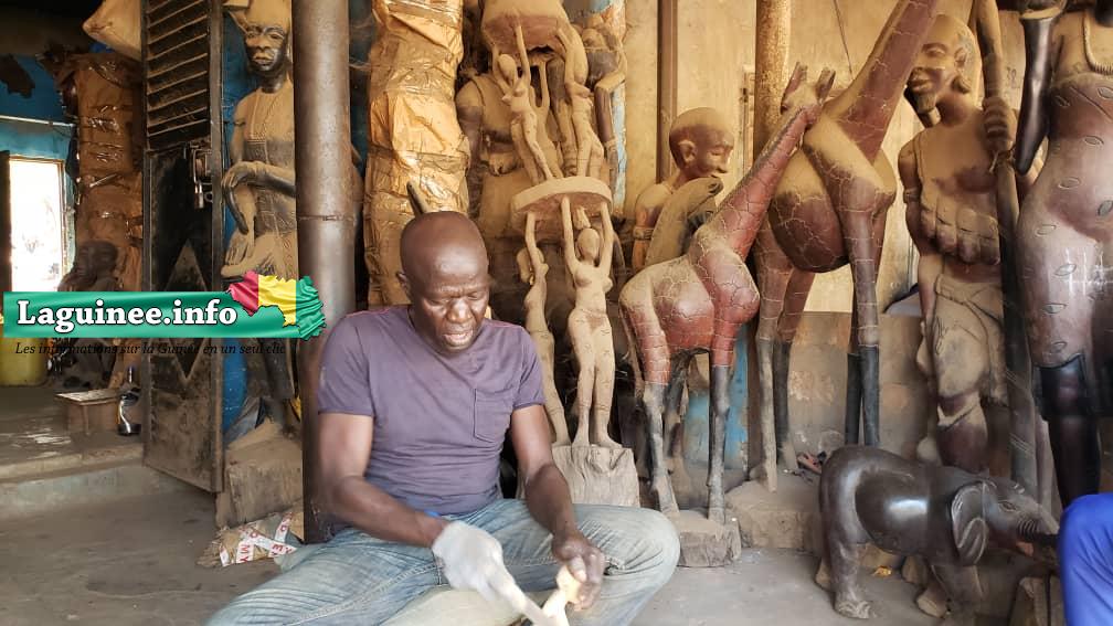 Amadou Camara, Sculpteur à Kindia