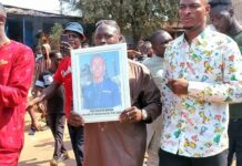 Décès du journaliste Bafodé : Le dernier hommage émouvant de la population de Fria