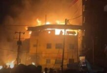 Urgent : un incendie d’origine inconnue s’est déclaré dans un immeuble au marché de Madina