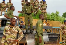 Niger : 20 militaires et un civil tués dans une attaque terroriste, un deuil national de trois jours décrété