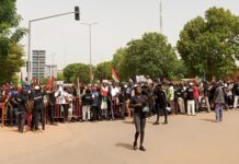 Ouagadougou : manifestation pour la délocalisation de l’ambassade de France