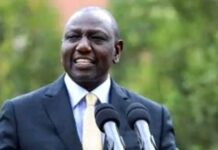 Le président du Kenya annonce la dissolution du gouvernement après des manifestations