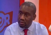 Transition en Guinée : Aliou Bah allume la junte et ses bains de foule