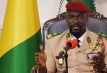 Soutien à Mamadi Doumbouya : la diaspora guinéenne de Paris se mobilise contre une « mascarade propagandiste »