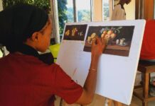 Hélène Cécé Guilavogui : Une étudiante peintre déterminée à bousculer les stéréotypes en Guinée