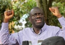 Ouganda : l’opposant Kizza Besigye en grève de la faim pour protester contre sa détention