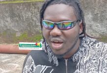 Dinah Crazy : un artiste malvoyant qui dédie un album entier au Général Mamadi Doumbouya