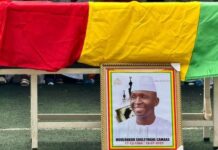 Kerfalla Camara Kpc offre des obsèques dignes à “Barezy” , son épouse Safi Camara en larmes au stade Petit Sory