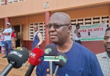 Dr Faya Millimouno après avoir voté : » On ne va pas nous sortir des chiffres du genre 99% ont participé au vote, alors que… »