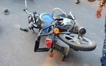 Kindia : un conducteur de taxi-moto meurt dans une collision suivie d’un choc avec un camion à Damakania
