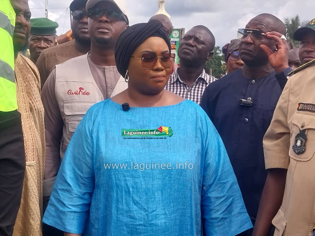 Incendie du grand marché de N’Zérékoré : la ministre Fatima Camara en visite sur le terrain pour rassurer et coordonner la réponse
