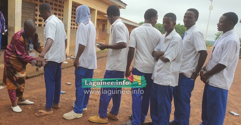 Séance de fouille des candidats au BAC 2026, Faranah